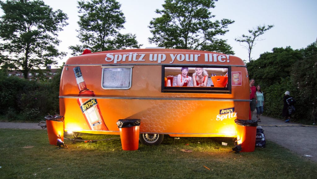 Stilfuld Aperol-bar til firmafest, lej bartender for lækre cocktails